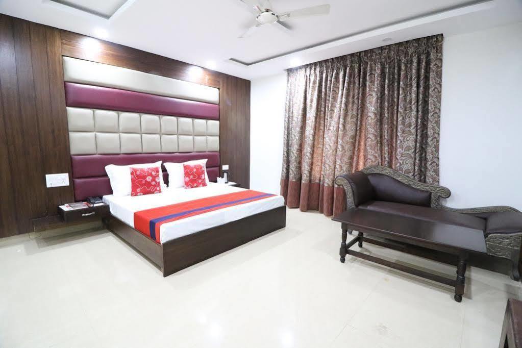 Hotel Ng Paradise Jagadhri Luaran gambar