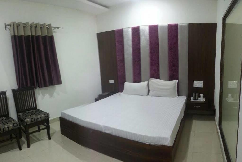 Hotel Ng Paradise Jagadhri Luaran gambar