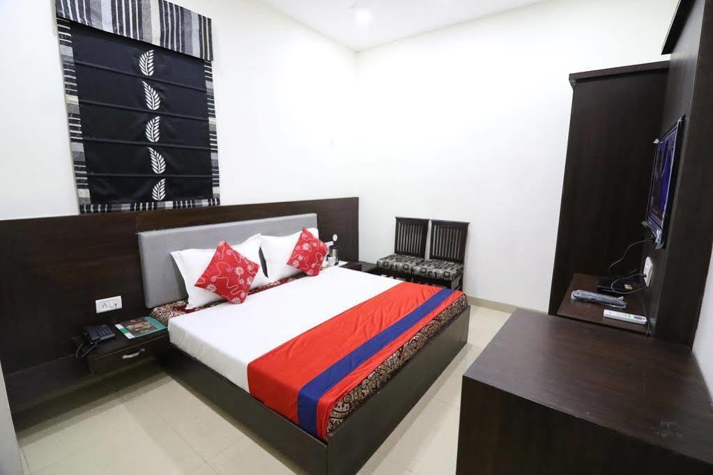 Hotel Ng Paradise Jagadhri Luaran gambar