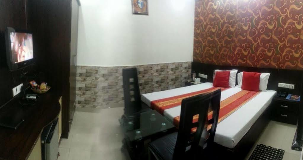 Hotel Ng Paradise Jagadhri Luaran gambar